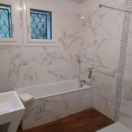 Entre Phare Et Moulin Verzenay